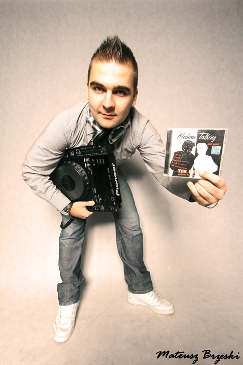 Dj Riki - Szymon Cebrat